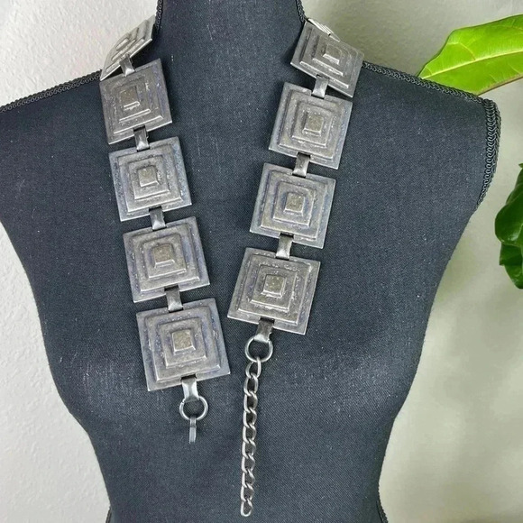 Escada Accessories - Escada Women’s Vintage Designer Geometric Silver/Black Antique Metal Chain Belt